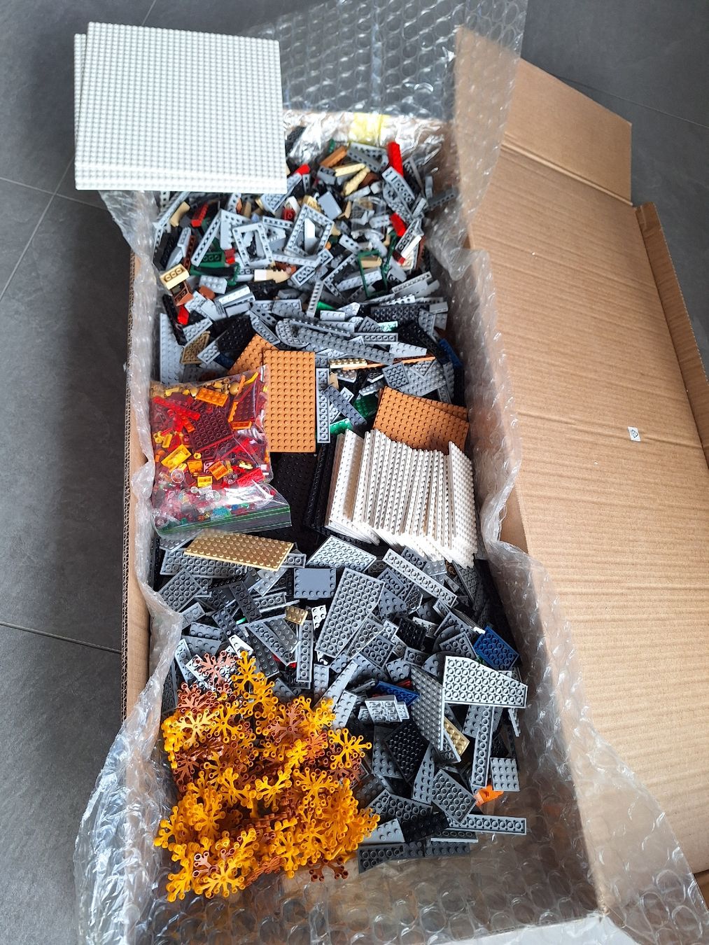 Lego Kit di costruzioni: 11kg de pièces Lego  – Nuovo (secondo la descrizione) da Luc (Ayent) venduto da biiinchoou 5