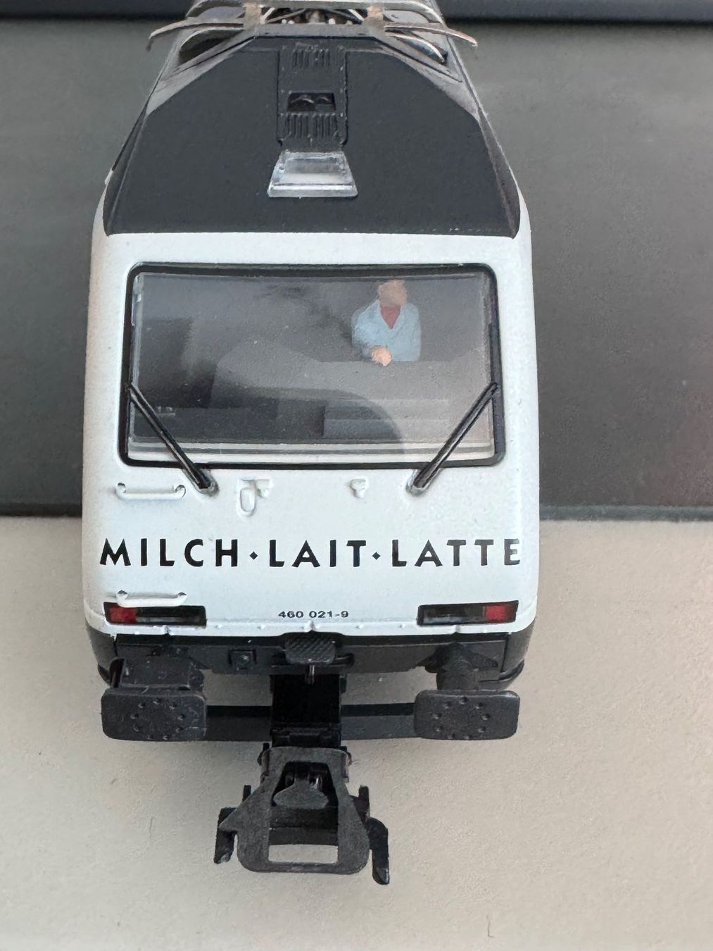 Märklin Modellini di ferrovie: Märklin Re 460 Milch digital – Usato da Köniz venduto da Henebe 2