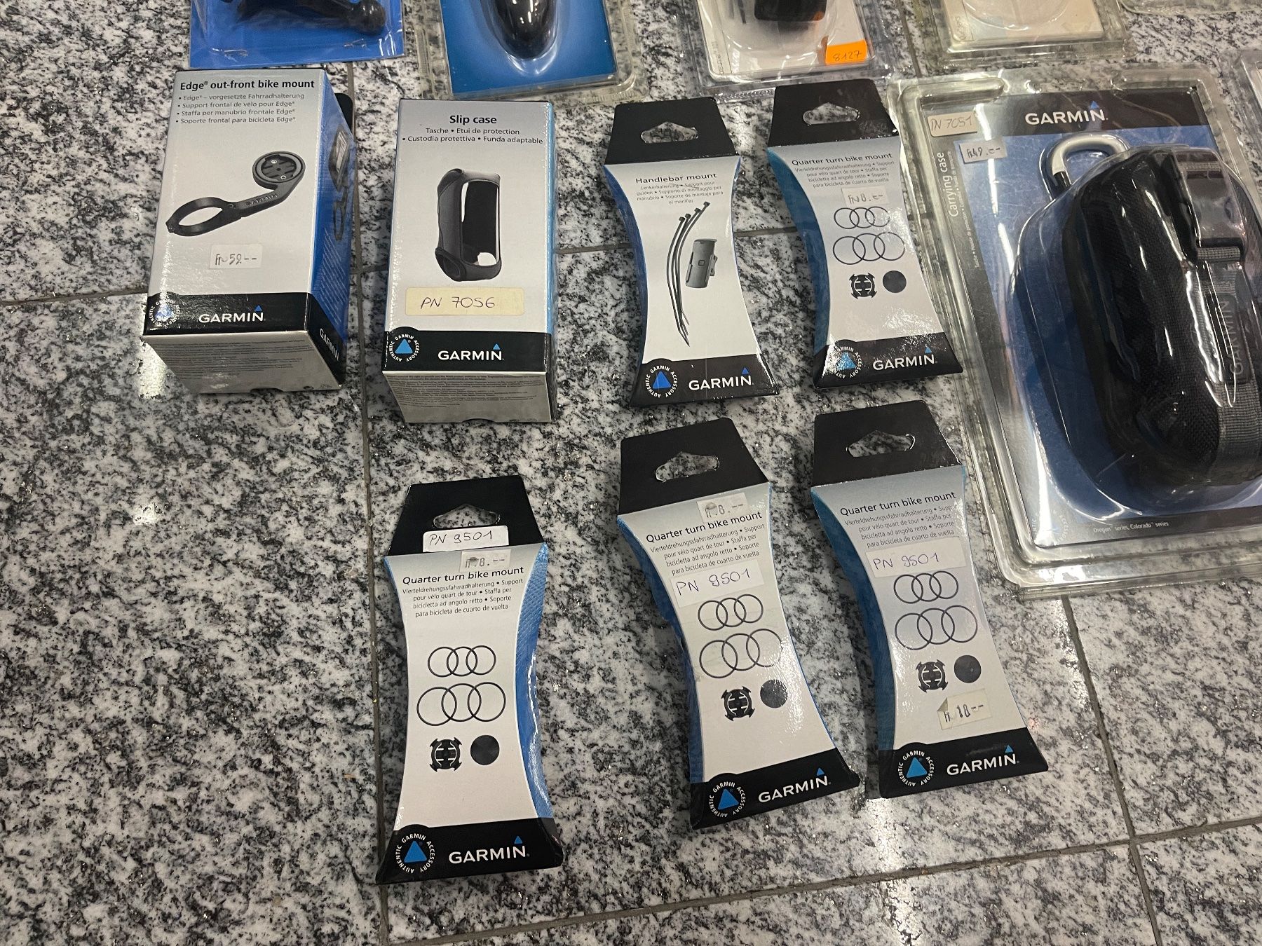 Garmin Smartwatch: 24x Bundle Garmin Accessories – Gebraucht aus Bellinzona von CarpiFotoSA 4