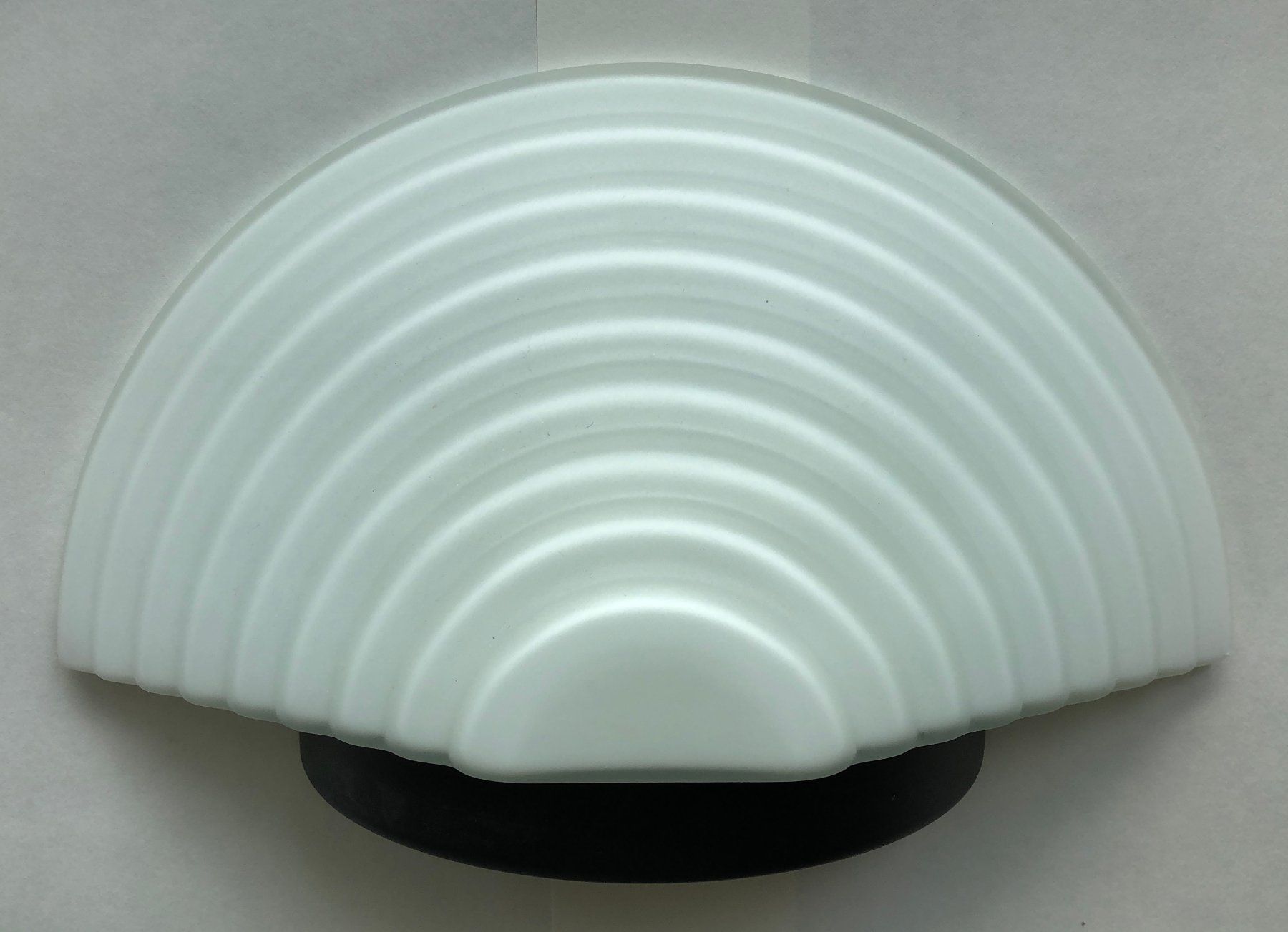 Lampade: Halbrunde Designer Wandlampe - Halogen - Glas - 315 mm breit – Nuovo (secondo la descrizione) da Appenzell venduto da Zimiuno