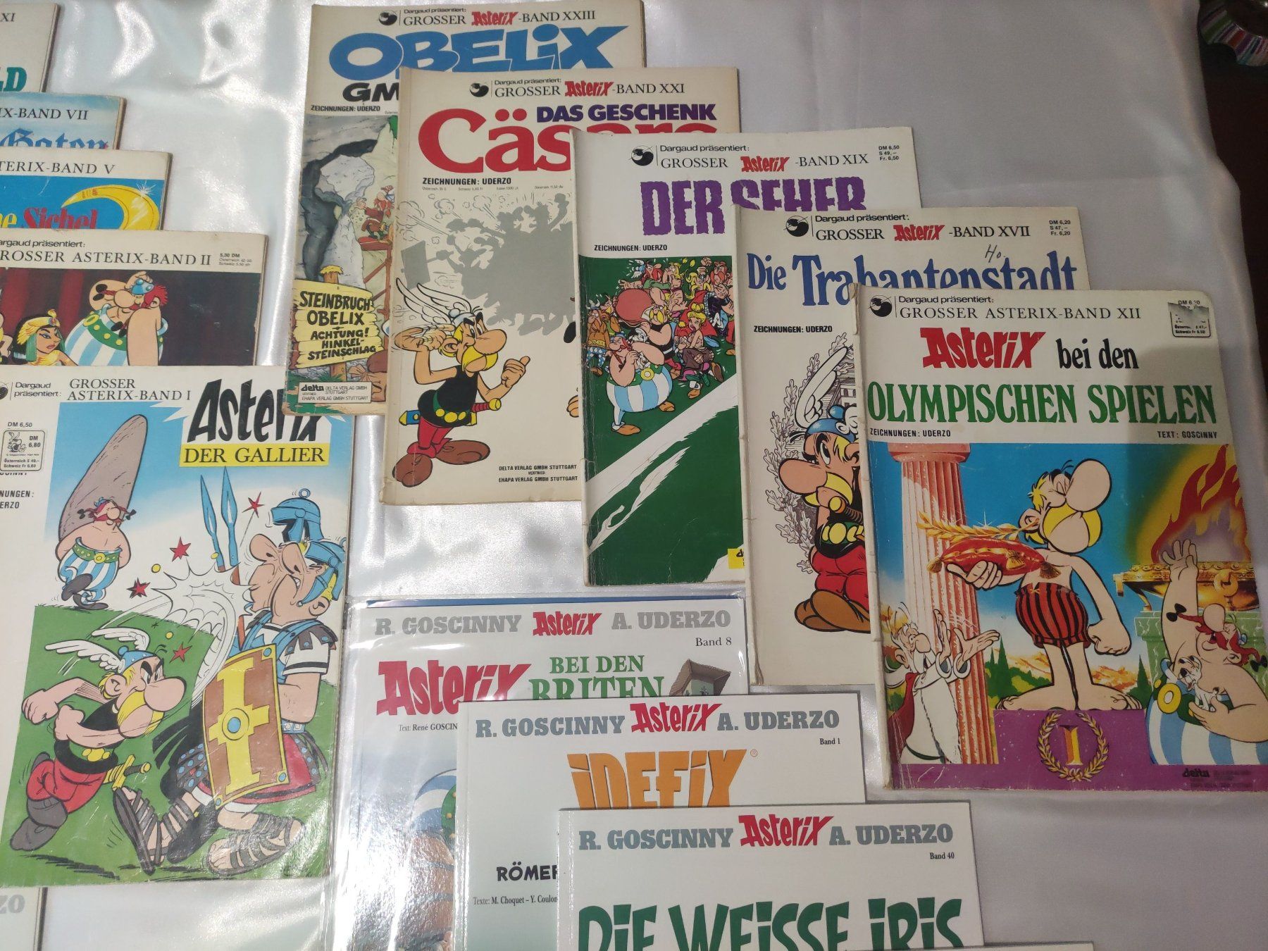 Comics: 22 Asterix und Obelix + Idefix inkl. NEUWARE Comics Sammlung – Gebraucht aus Hinwil von Manu71 2