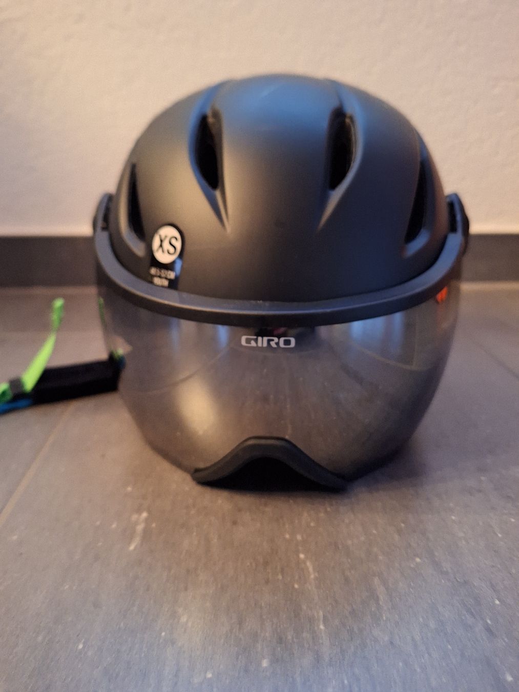 Giro Caschi: Skihelm Giro XS 48.5-52cm Kinder – Usato da Konolfingen venduto da Bernerin1987 1