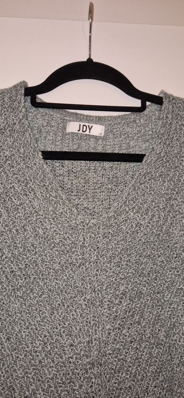 Pullover & Sweatshirts: Pullover S – Gebraucht aus Bubendorf von ang_b829 1