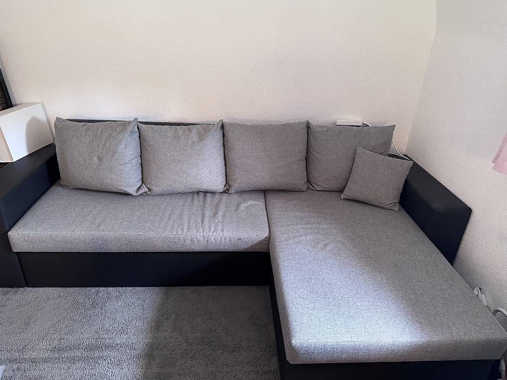 Divani: Ecksofa mit Schlaffunktion zu verkaufen – Usato da Schaffhausen venduto da nic_yqj9