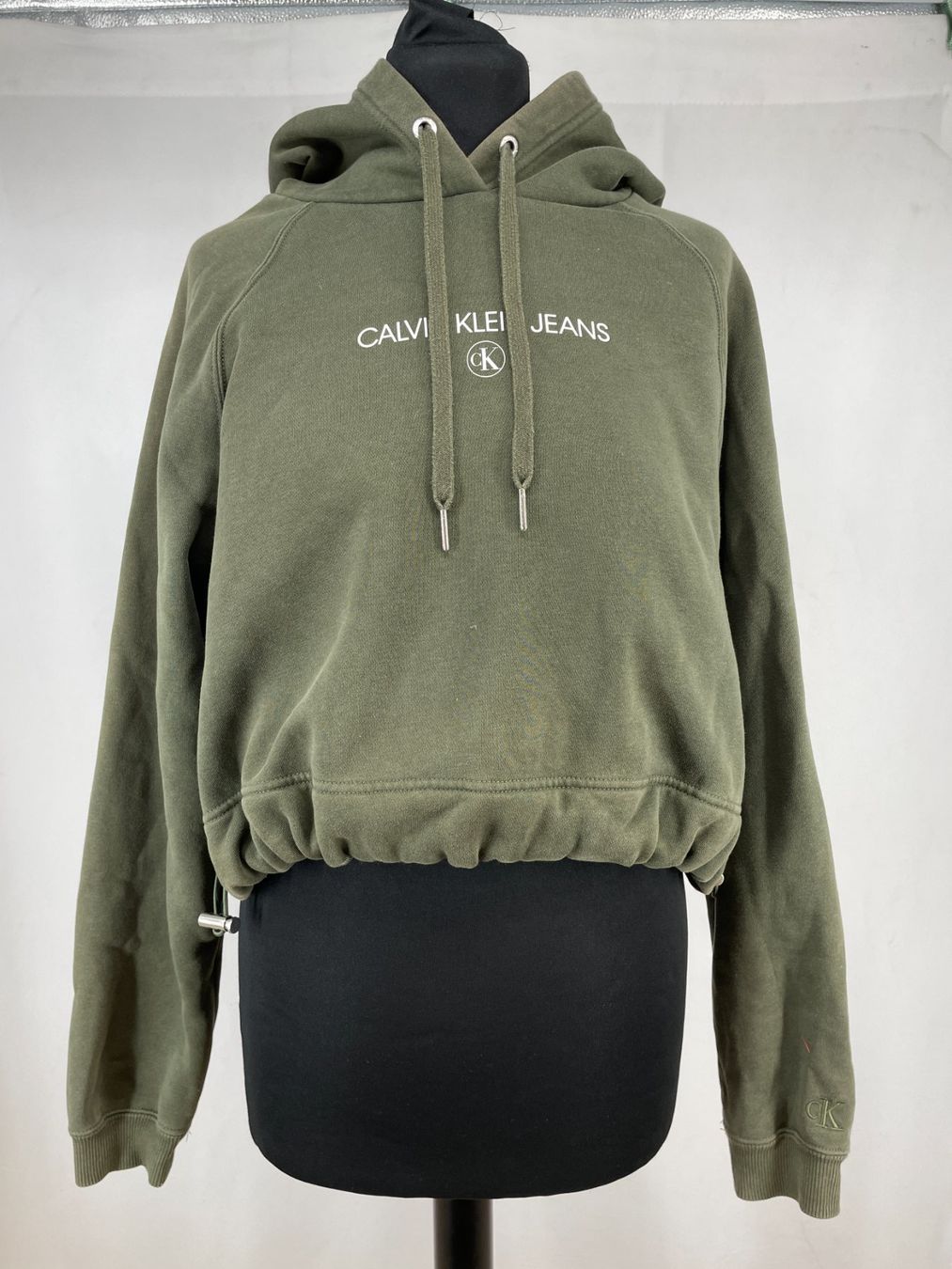 Calvin Klein Pullover & Sweatshirts: CALVIN KLEIN - Pull à capuche M – Gebraucht aus Lausanne von PlusValue_Lausanne 4