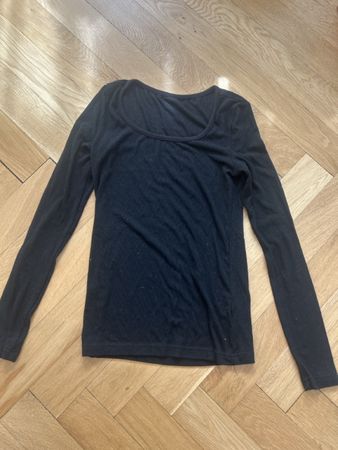 schwarzes long sleeve top