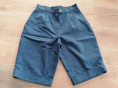 Stylische Sommer Bermuda Shorts, Khaki, Gr. 36, Neuwertig