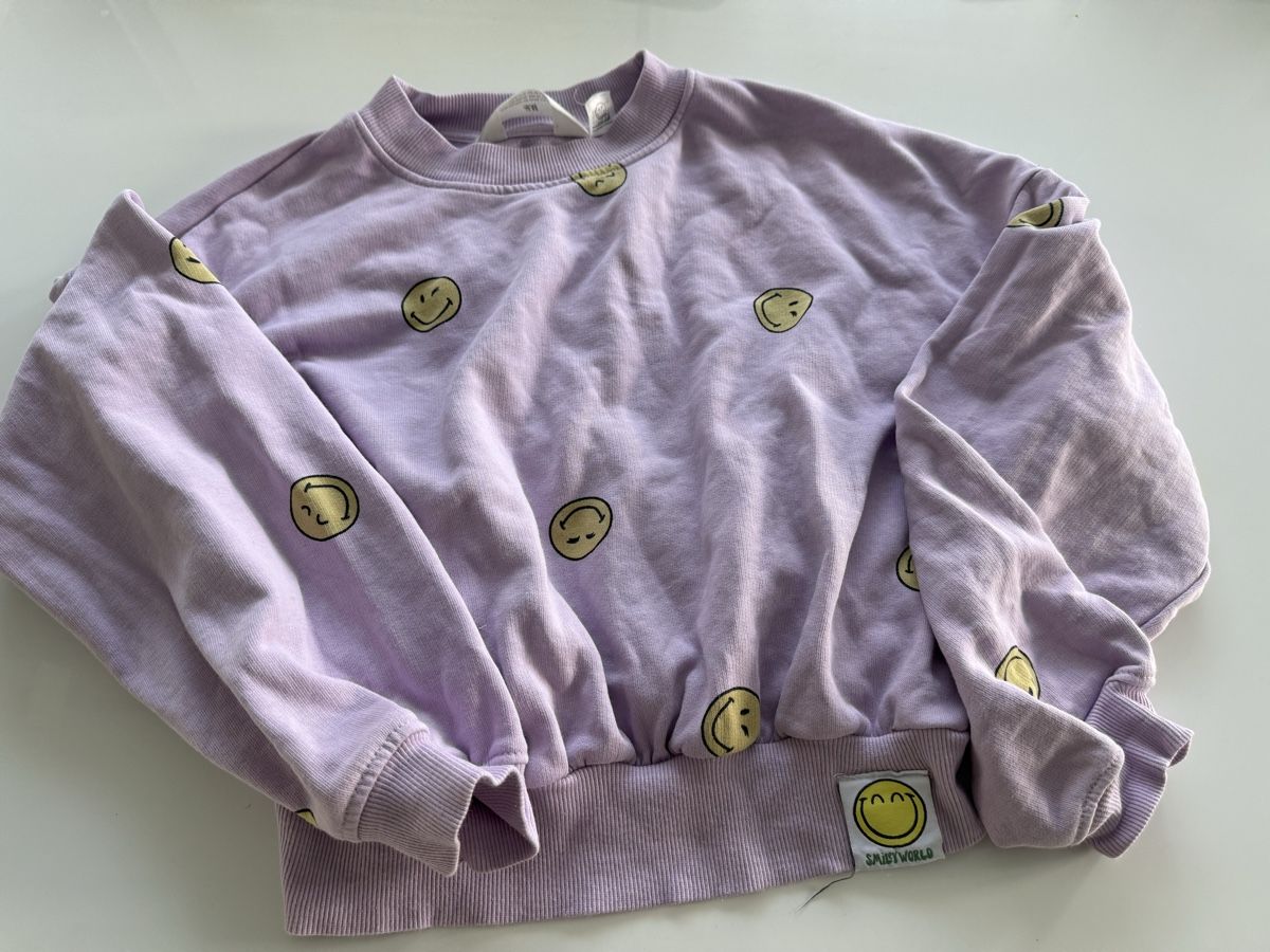 H&M Pulls & Sweat-shirts: H&M Pullover SmileyWorld lila Grösse 146/152  – Neuf (Voir description) à Freidorf TG par nad_fxh7 2