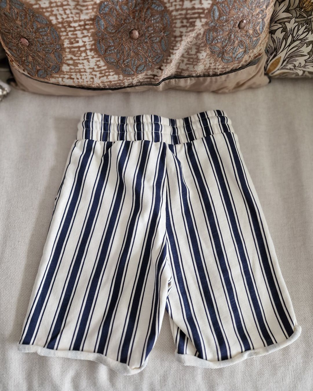 H&M Pantaloni: gestreifte Short Gr. 126 NEU – Nuovo e nell'imballaggio originale da Zürich venduto da Pemberleys 1