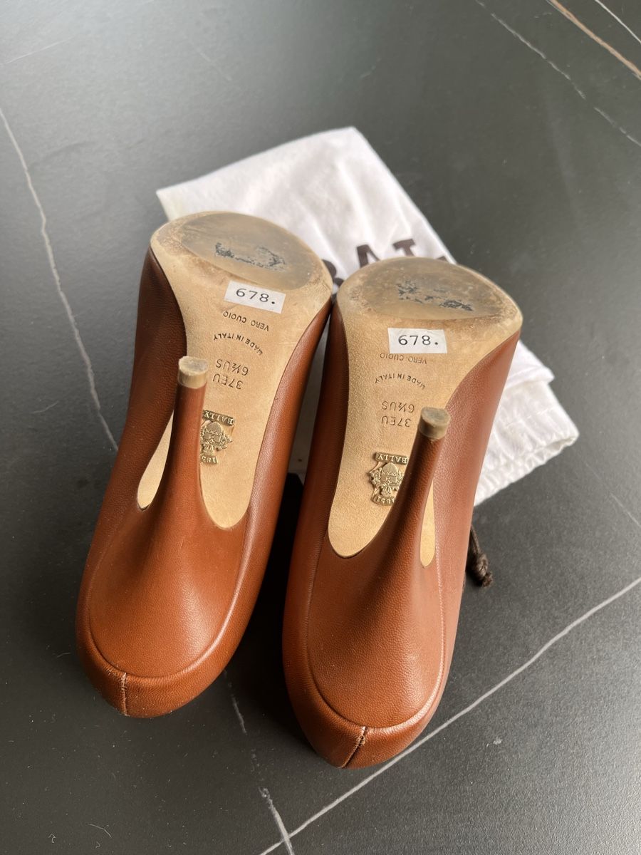 Bally Damenschuhe: Bally pumps, size 37 – Gebraucht aus Genève von VManic 2