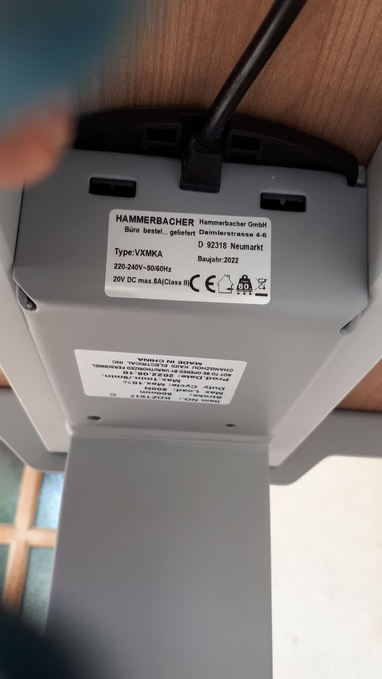Schreibtische: Schreibtisch elektrisch höhenverstellbar – Gebraucht aus Madiswil von 20gls 3