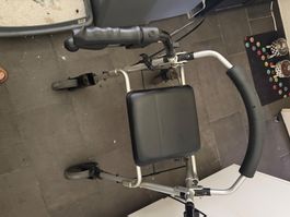 Rollator da interno/esterno con sedile e freni bloccabili...