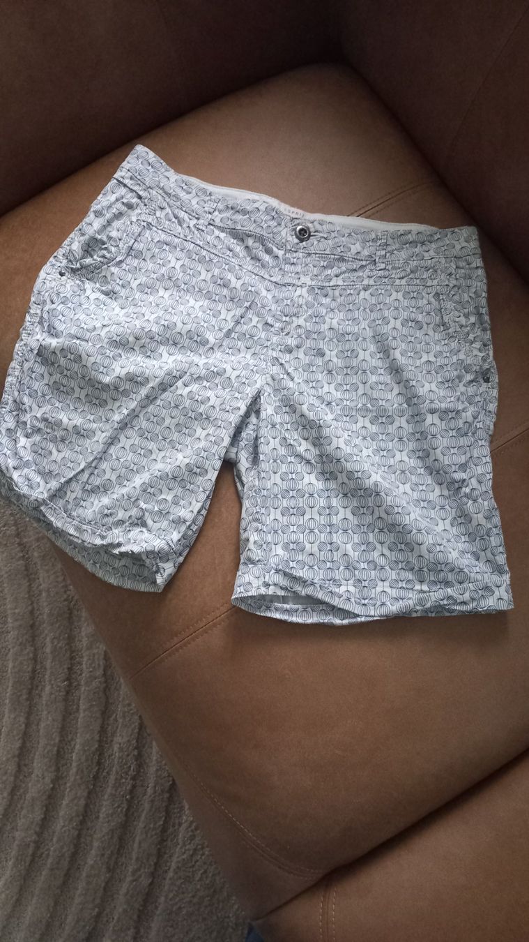 Esprit Pantaloni: Shorts ESPRIT Gr 36 – Usato da Eggersriet venduto da Taylorjam