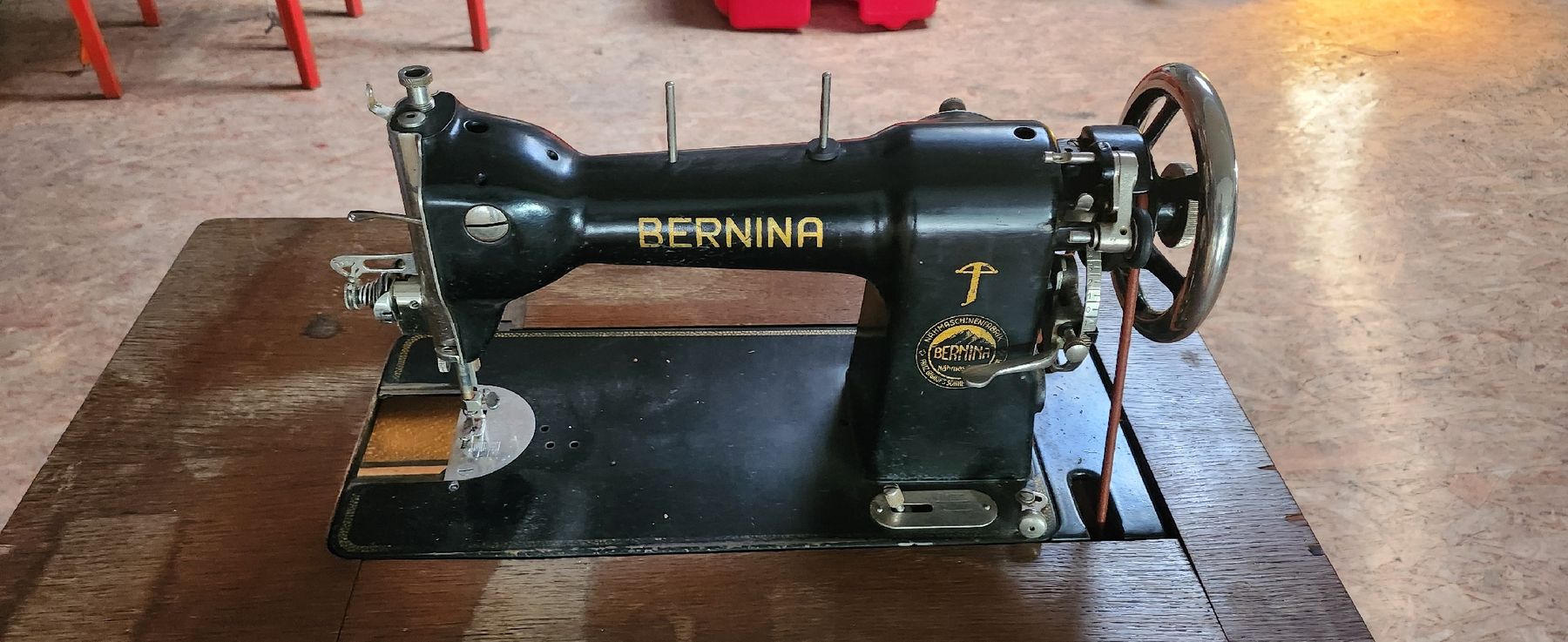 Bernina Nähmaschinen: Antike Nähmaschine Bernina – Defekt aus Laufen von Cady58