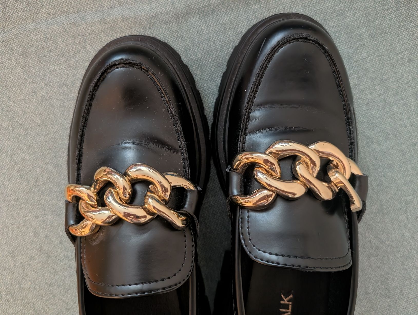 Scarpe da donna: Mocassins noirs à chaîne dorée compensés taille 38 – Nuovo (secondo la descrizione) da Lausanne venduto da van_y8sq 4