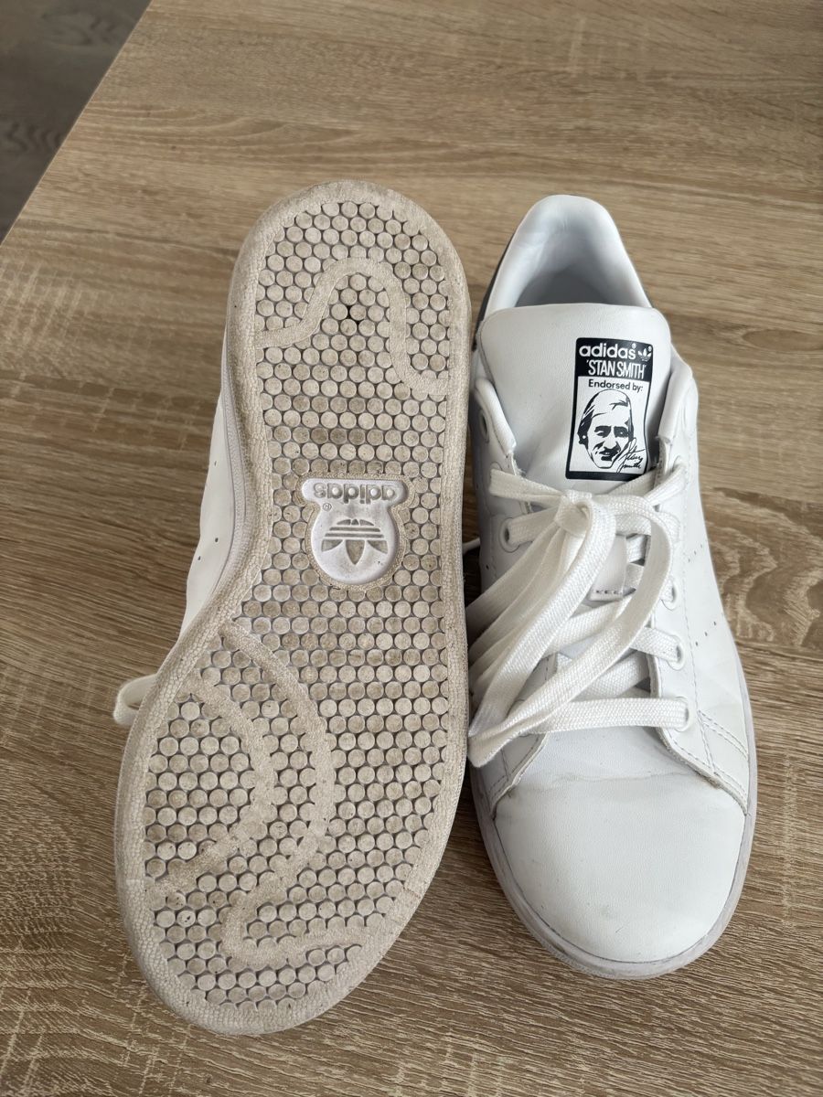 Adidas Damenschuhe: Adidas Stan Smith Sneaker weiss Grösse 37.5 – Gebraucht aus Hägendorf von Anjumi 2