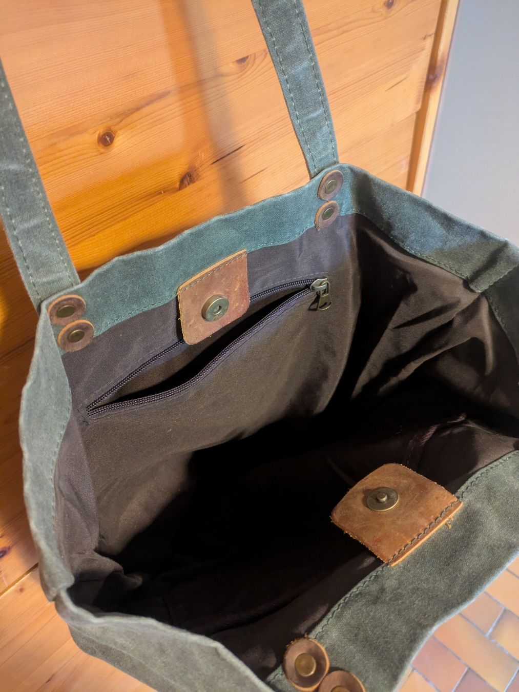 Taschen für Damen: Hübsche olivgrüne Handtasche – Gebraucht aus Dornach von mkh_8yst 1