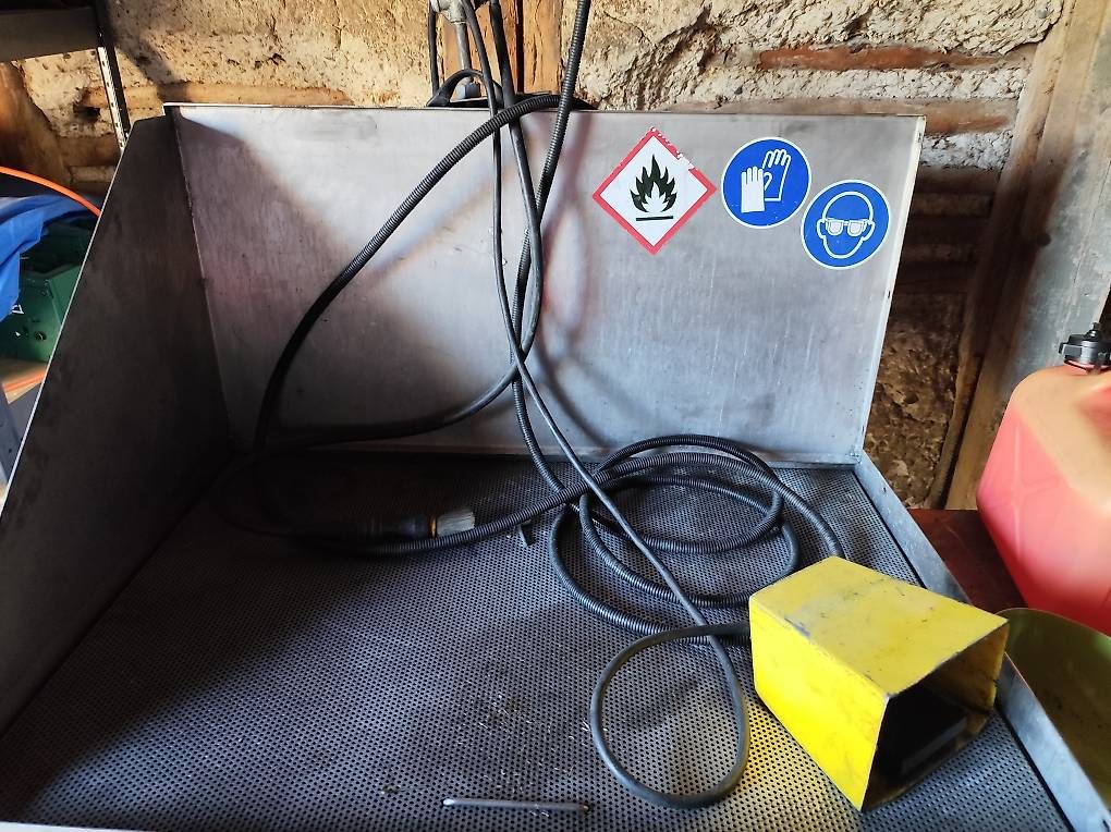 Tutte le macchine: Kleinteile Reiniger  – Usato da Rothrist venduto da Bobi77