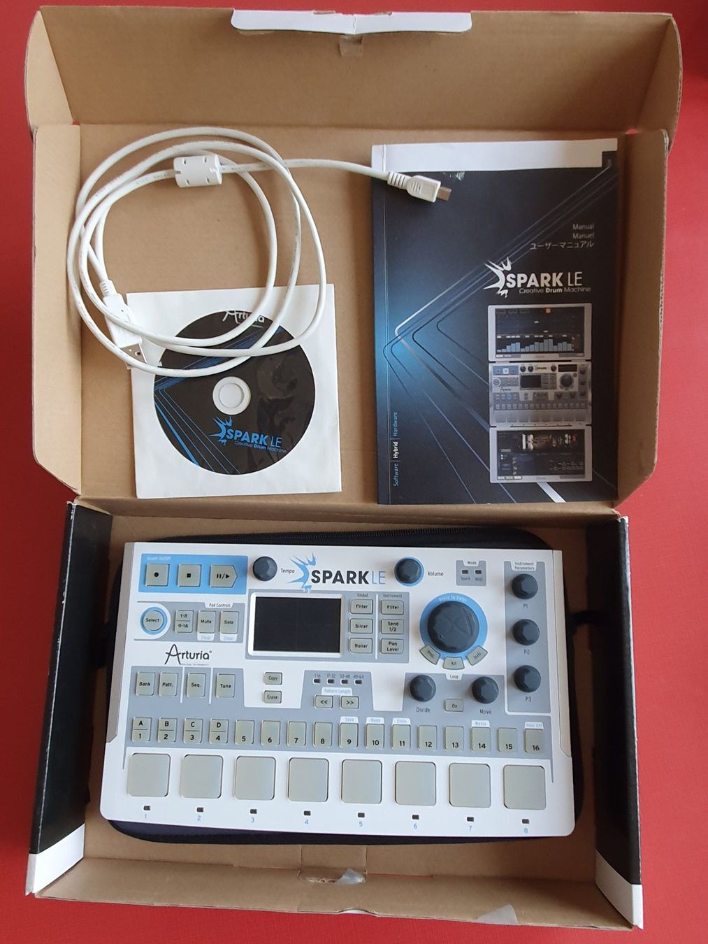 Arturia Strumenti musicali: Arturia Spark LE Hybrid Groovebox Controller – Usato da Killwangen venduto da versus77 1
