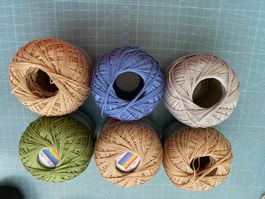 6 Baumwollknäuel div. Farben