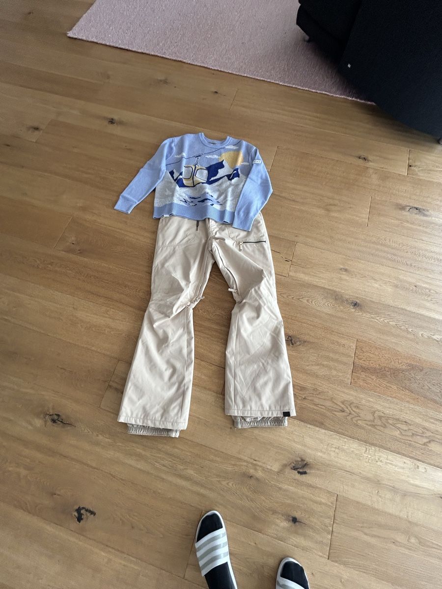 Lotti di vestiti: Skihose mit Skipullover – Usato da Neuenegg venduto da str_zsb6