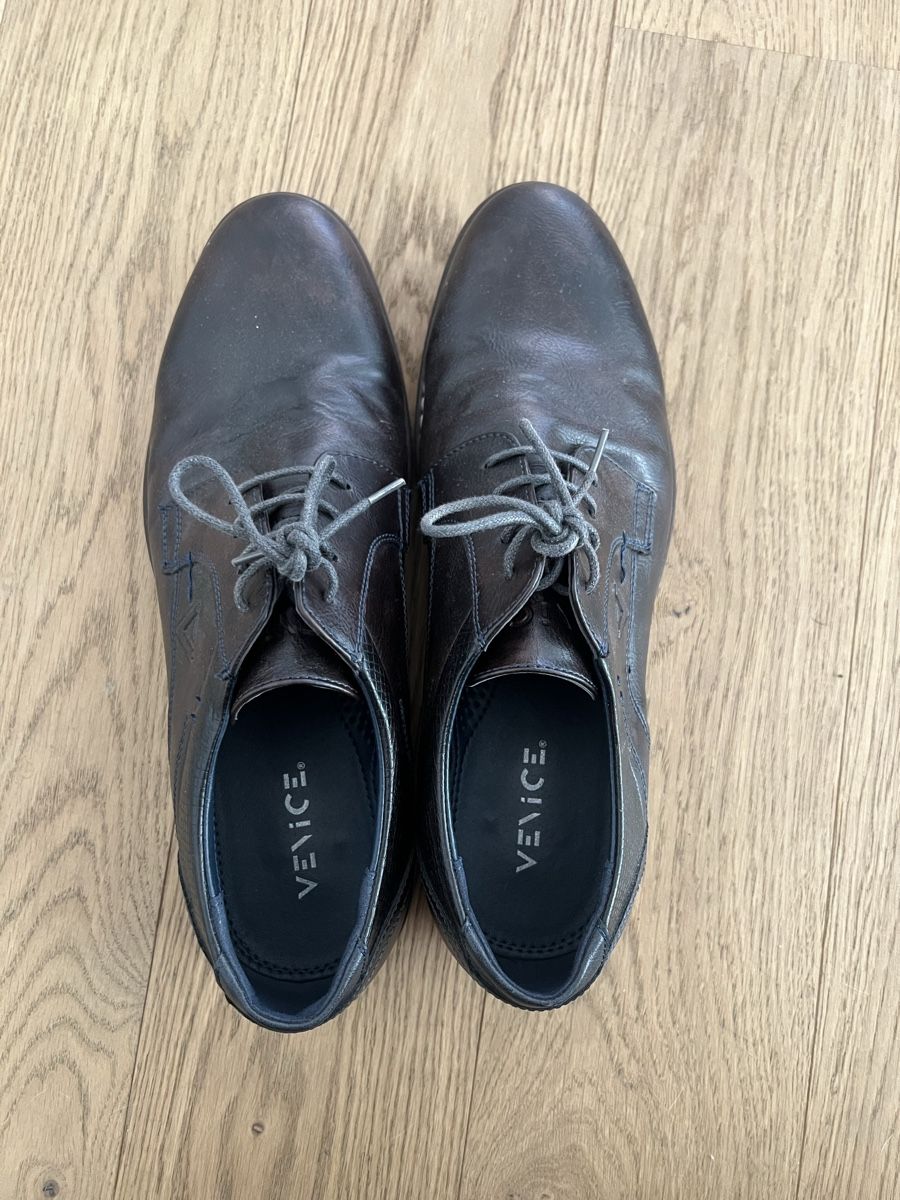 Herrenschuhe: VENICE Lederschuhe Gr. 45 Dunkelbraun – Gebraucht aus Düdingen von Joeymoey