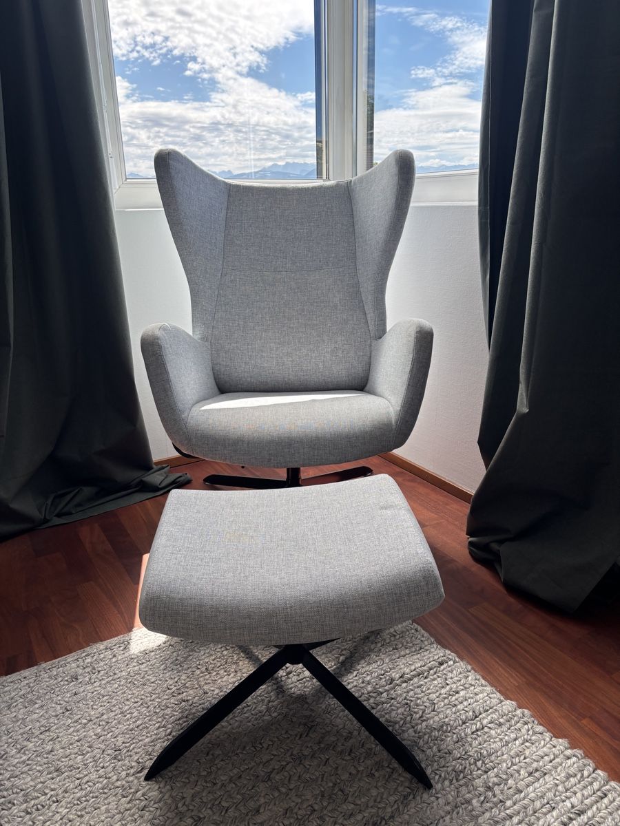 Bolia Fauteuils: Bolia Sessel inkl. Hocker hellgrau Dreh- und Memoryfunktion – D'occasion à Meilen par dst_9nb7
