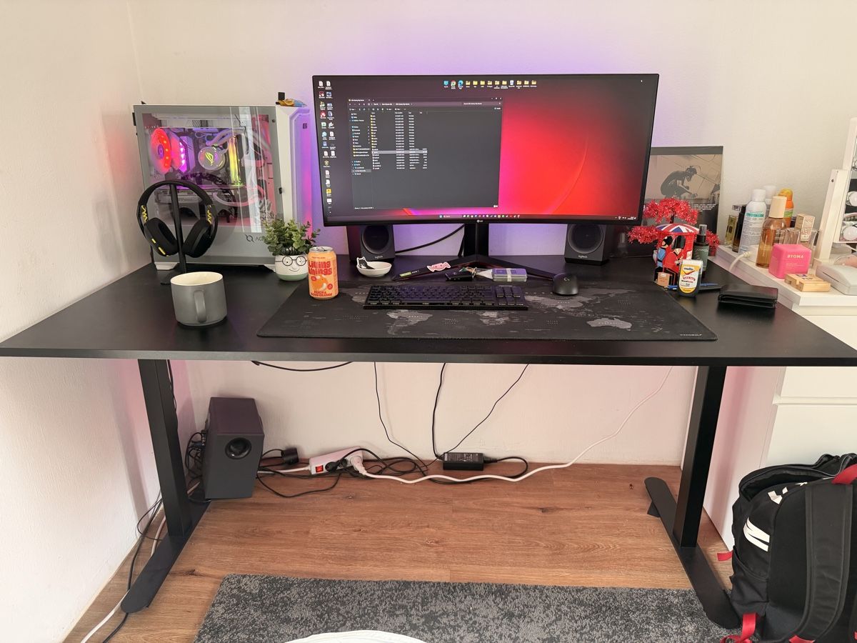 Bureaux: IKEA Bürotisch / office Desk – D'occasion à Zürich par mar_55yt