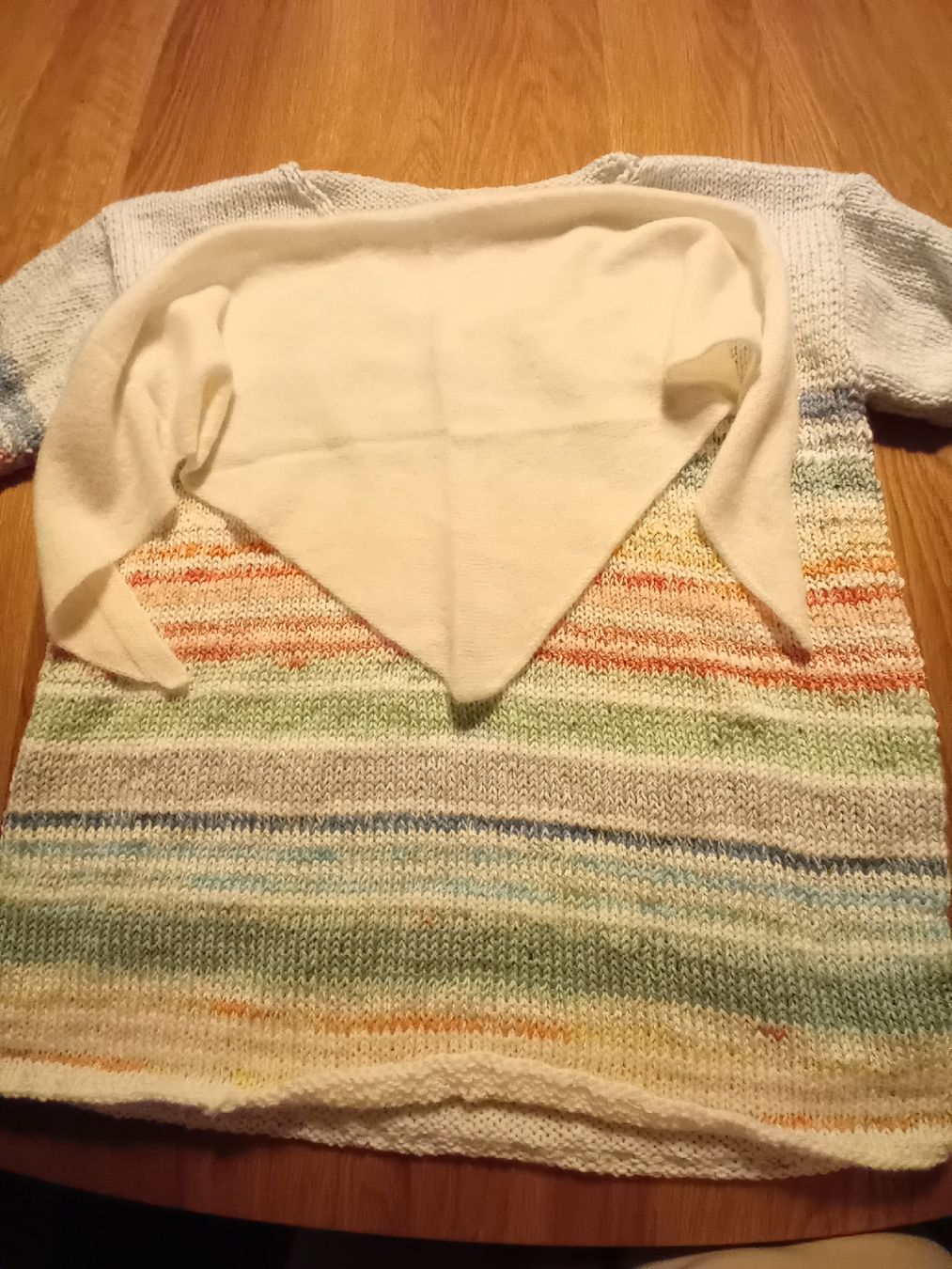 Maglioni & Felpe: Sommerliches Strick-Pulli mit passendem Halstuch,gr.M – Nuovo (secondo la descrizione) da Burgdorf venduto da carodesign1 1