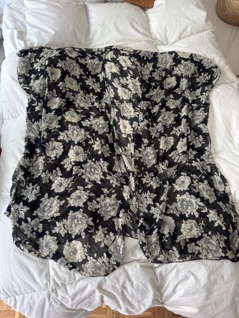 Brandy Melville KIMONO légère fleurie noire et blanche T.U.