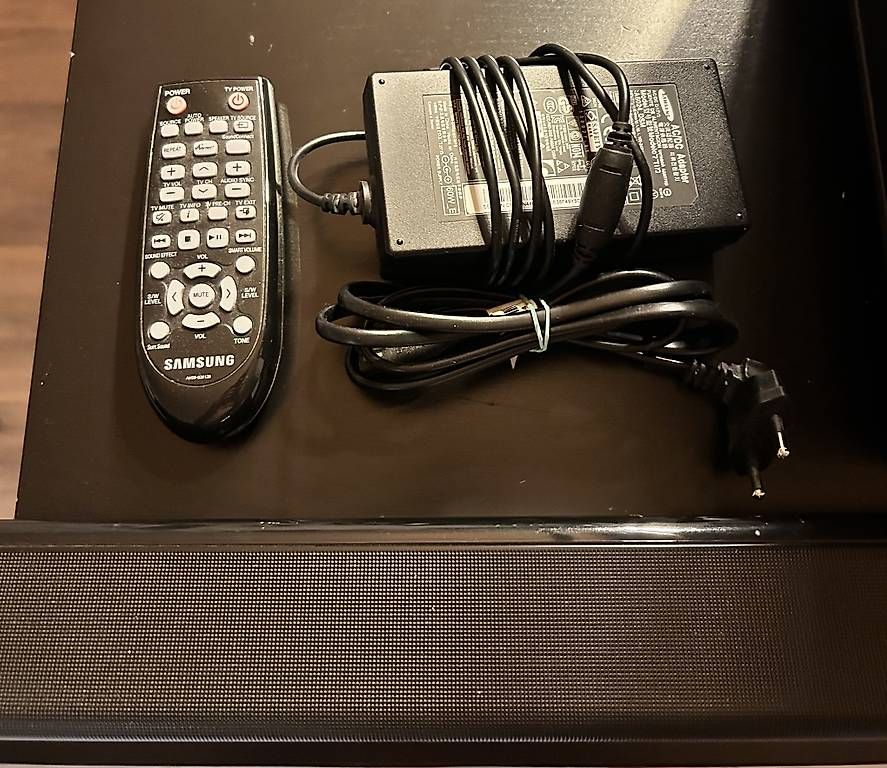 Samsung Home Cinema: Samsung Soundbar inkl. Subwoofer – Usato da Zwieselberg venduto da mic_zgb2 1