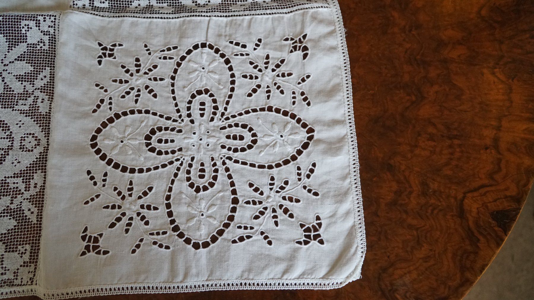 Altra biancheria da tavola: Deckeli 55x57cm. Handarbeit – Nuovo (secondo la descrizione) da Bern venduto da Antikbatik 5