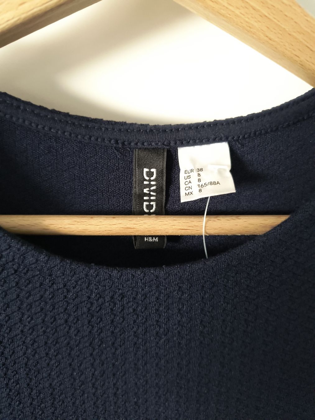 Vestiti: Kleid dunkelblau Gr. 38, Divided, top Zustand – Usato da Oberweningen venduto da Bumblebee2 1