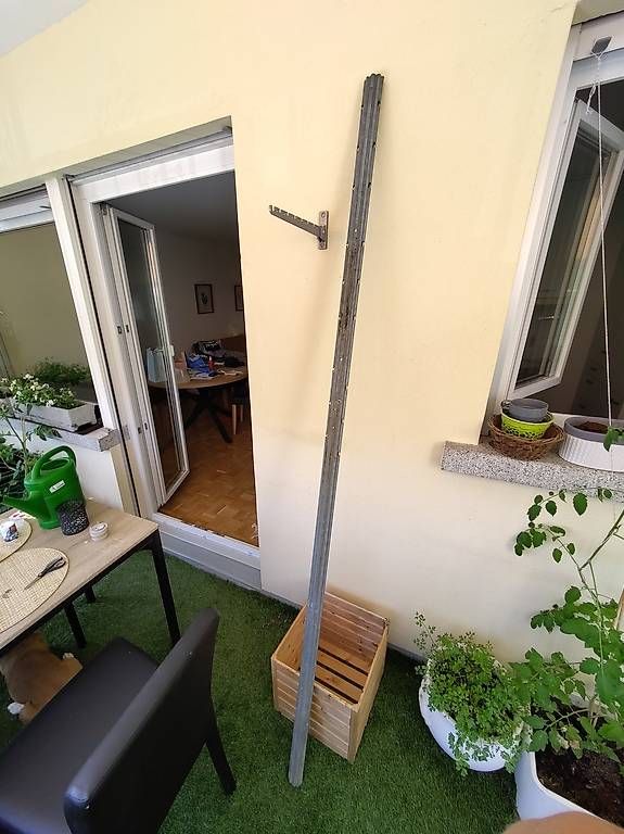 Profilati: Weinbergpfähle / Piquets à vigne – Usato da Niederwangen BE venduto da jos_f8wk 1
