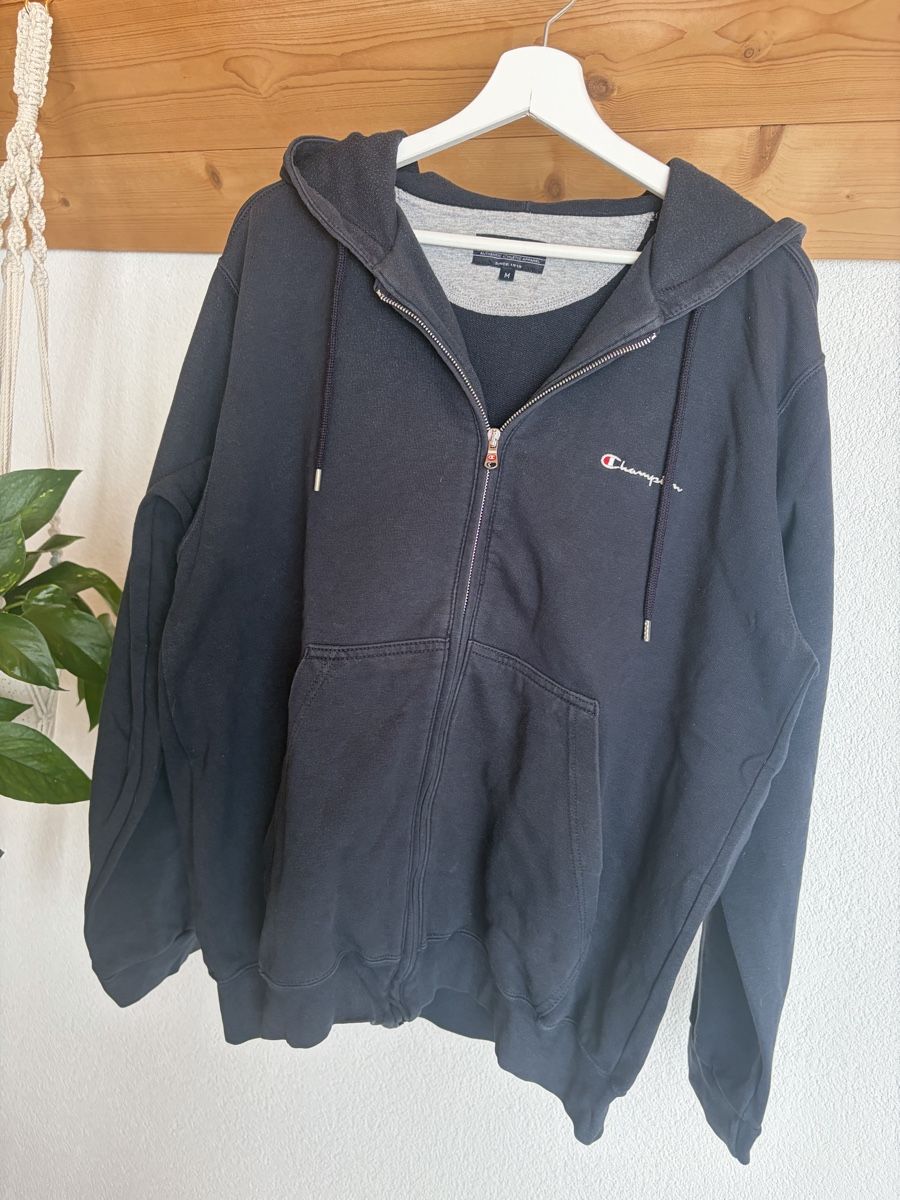 Champion Maglioni & Felpe: Champion Hoodie – Usato da Rüderswil venduto da dariasophialuisa