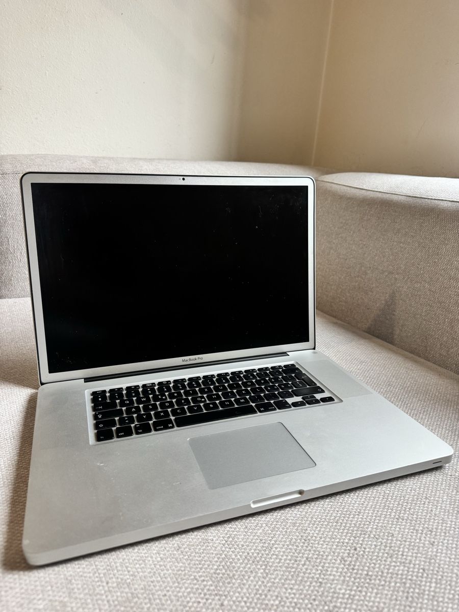 Apple Portables: Altes kaputtes Apple MacBook – Défectueux à Zürich par MHW23 2