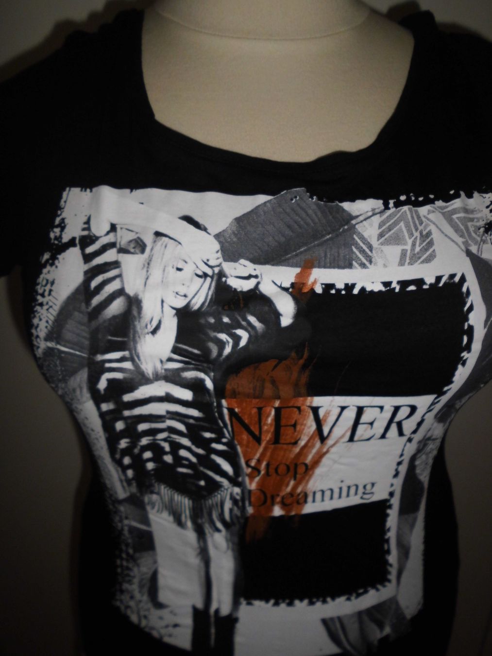 T-Shirts: T-shirt noir  blanc/brun T. M – Gebraucht aus Marin-Epagnier von Madja 1