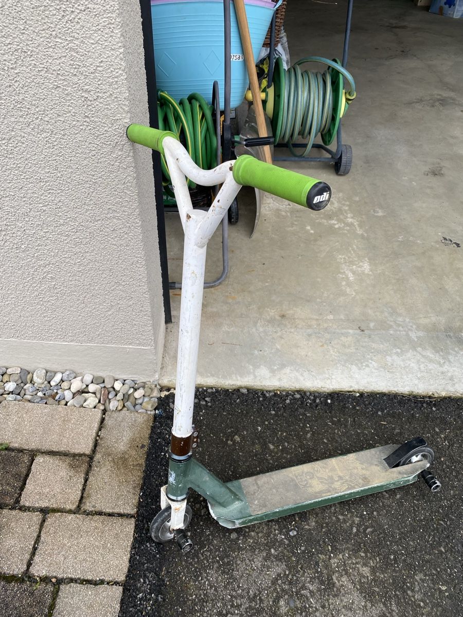 Kickboard: Trottinette Freestyle Grip – Usato da Font venduto da TrainspottersuisseHo 3