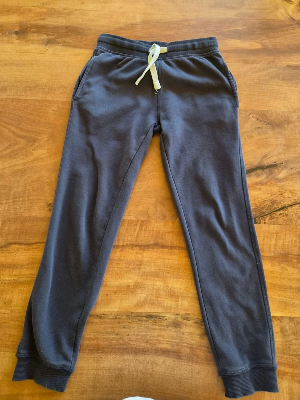 Pantaloni: Trainerhose 128 – Usato da Giswil venduto da monimaus08