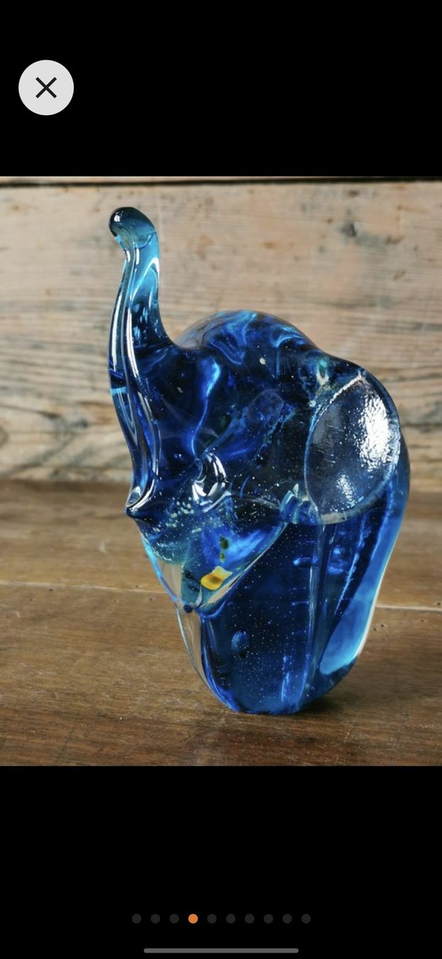 Statuette: Schöner blauer Elefant mit farbspiel – Nuovo (secondo la descrizione) da Münchenbuchsee venduto da Cori1968