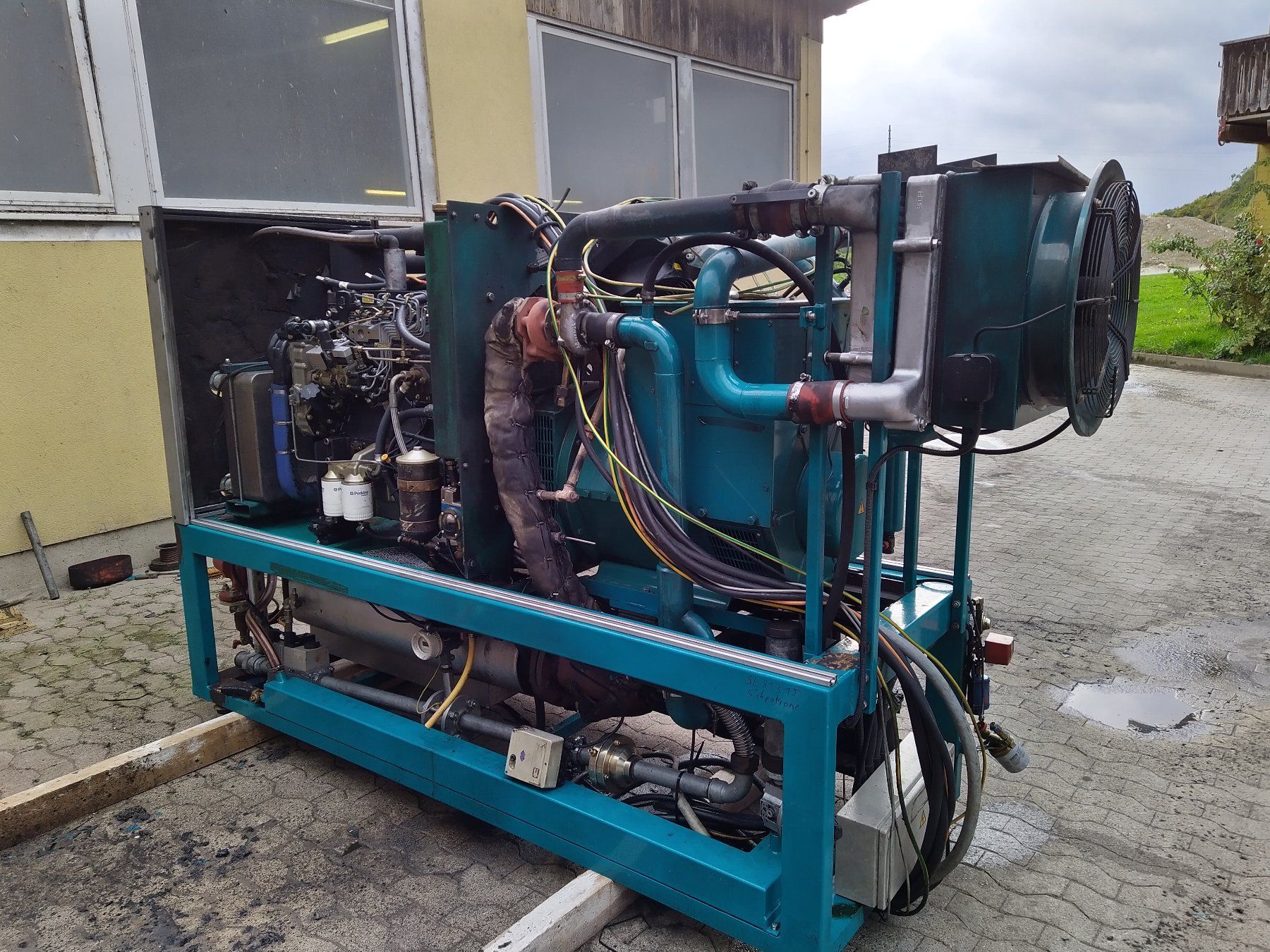 Tutte le macchine: Zündstrahl BHKW/Notstromaggregat – Usato da Thayngen venduto da KingJulien16 4