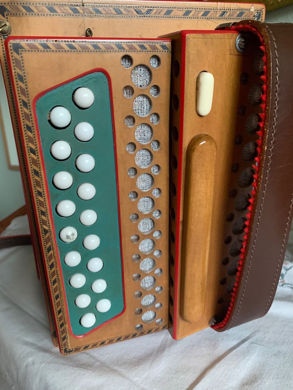 Eichhorn Strumenti musicali: Schwizerörgeli – Usato da Kehrsatz venduto da Rosmo45 4