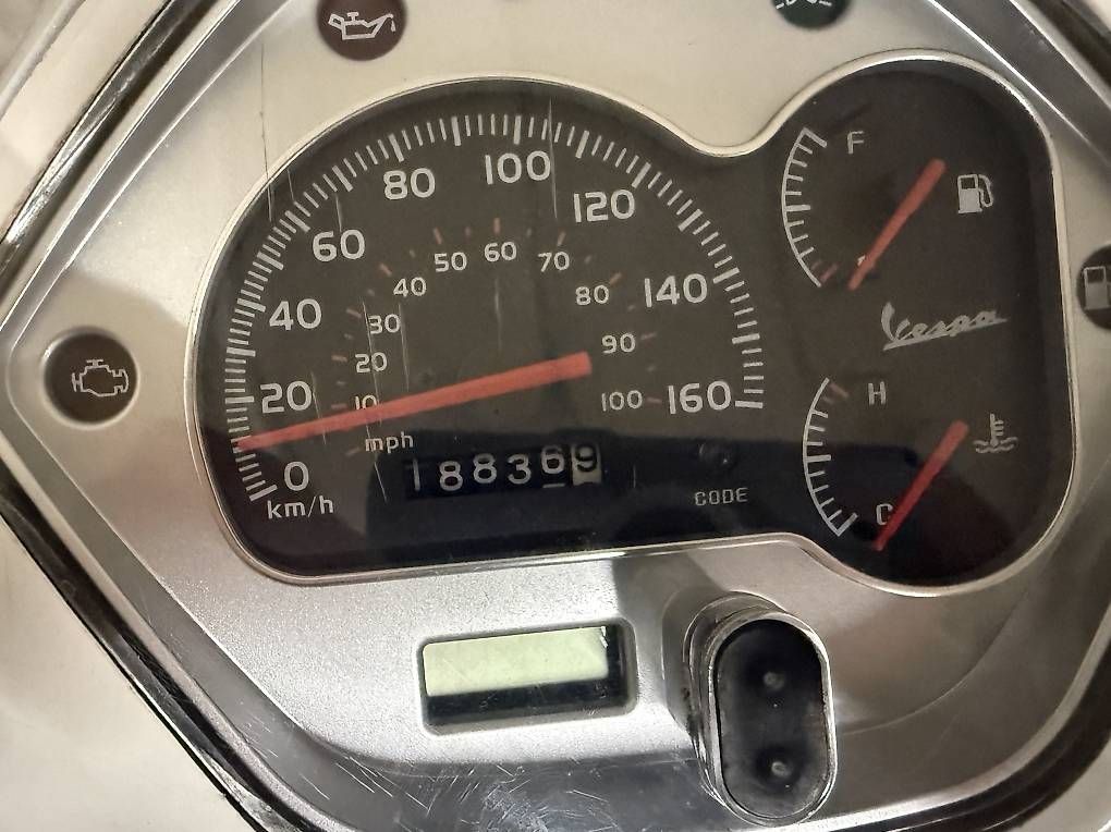 Vespa Scooters: Vespa 300 Super GTS – Gebraucht aus Zürich von Chevy7 2
