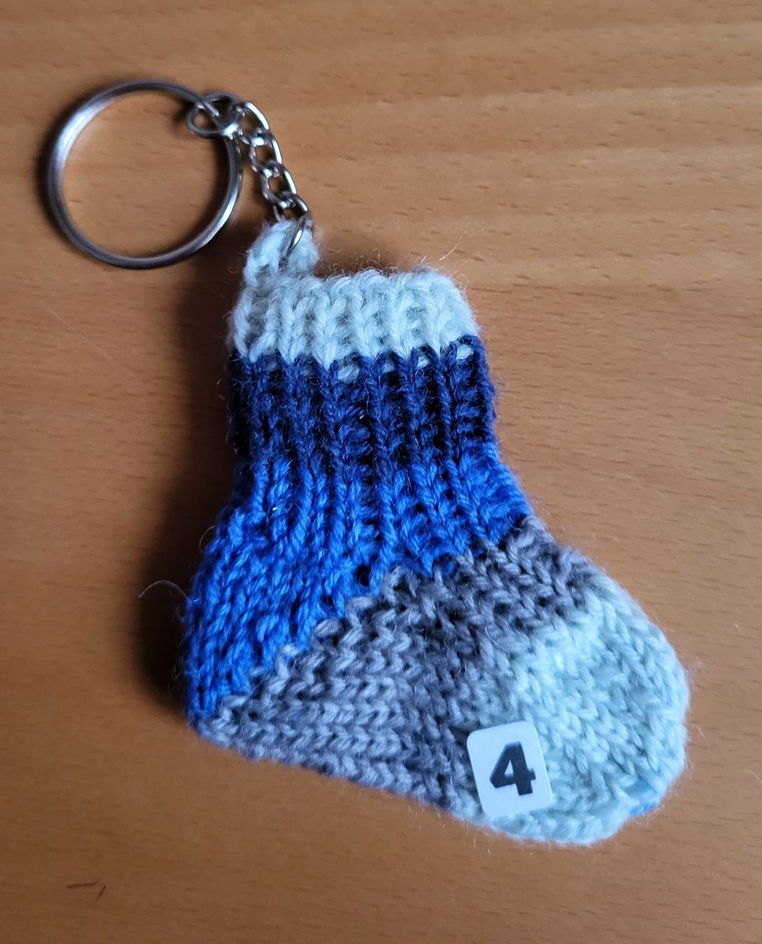 Porte-clés: Socken-Schlüsselanhänger Nr 4 – Neuf avec emballage d'origine à Winterthur par Baer49