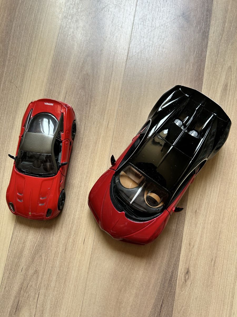 Modellautos: Modellautos Ferrari und Bugatti neuwertig  – Neu (gemäss Beschreibung) aus Oftringen von Solima