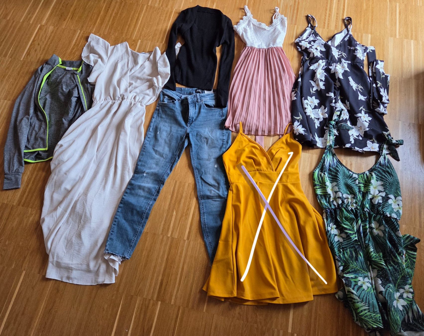 Lots de vêtements: Kleiderpaket - XS / S – D'occasion à Bülach par jus_jk8n 1