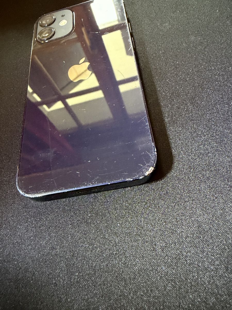 Apple Telefoni cellulari / Smartphones: iPhone 12 mini 64 Go – bleu nuit – Usato da Evolène venduto da gis_556t 2