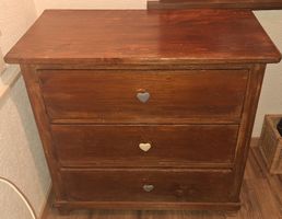 Commode ancienne avec 3 tiroirs