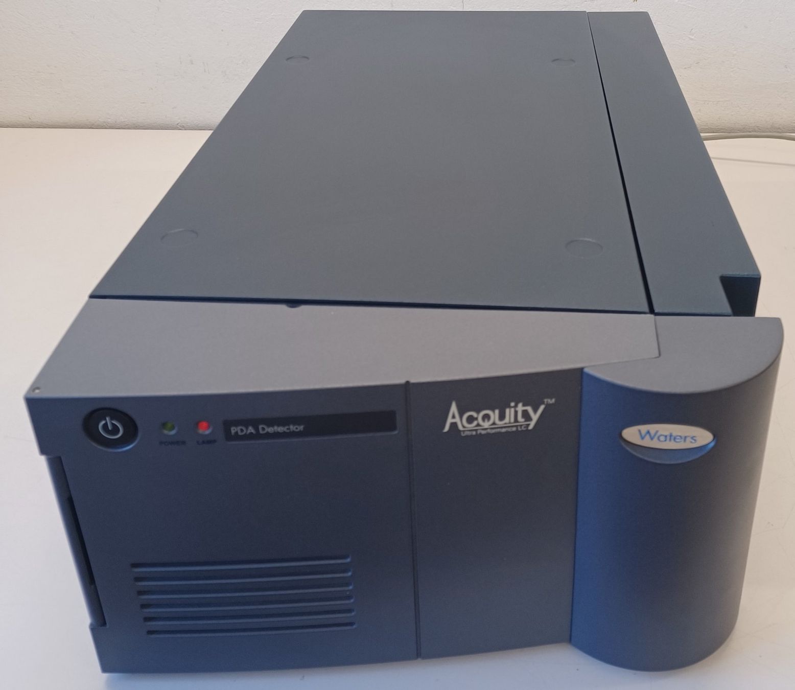 Accessori da laboratorio: Waters 186015026 ACQUITY UPLC PDA Detector – Difettoso da Niederdorf venduto da LeptonAG_Labor 1