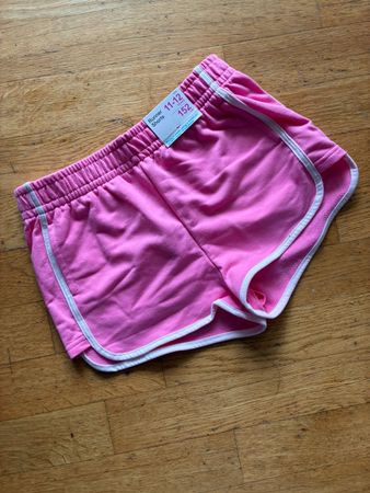 Schöne Shorts Gr. 152, Neu